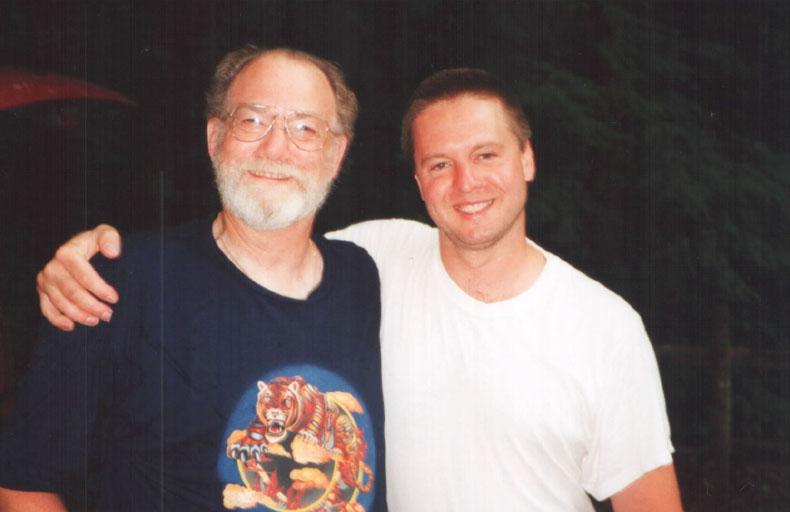 mike_doug.jpg, 53560 bytes, 11/25/2001