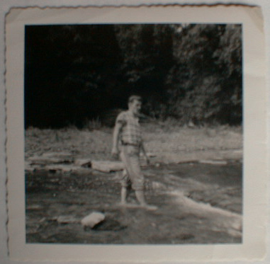 larry0014a.jpg, 63206 bytes, 08/25/2001