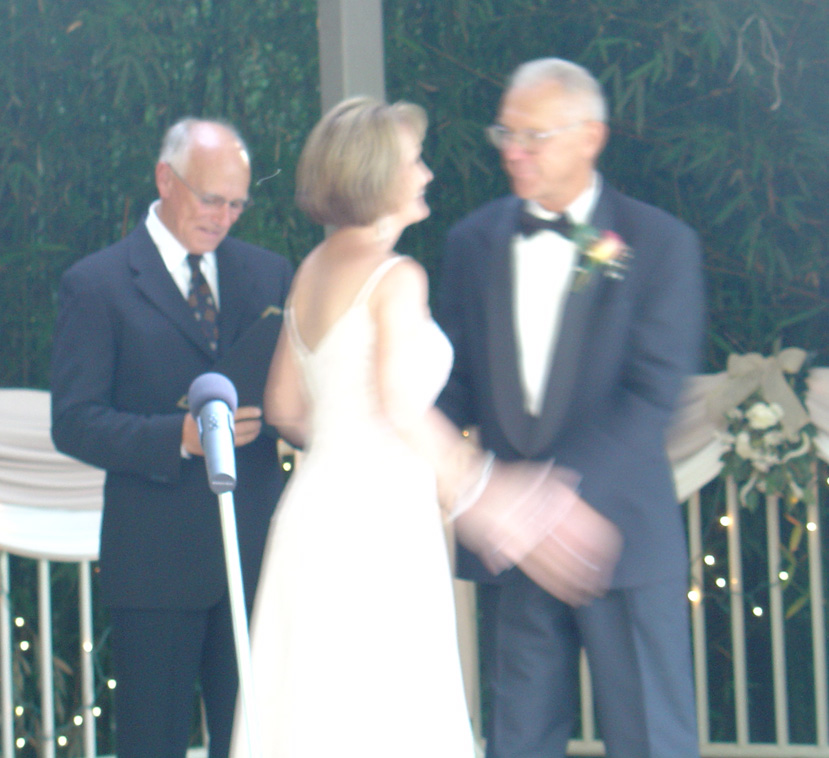 ceremony2.jpg, 184026 bytes, 7/28/2004