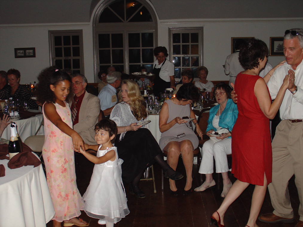 reception07.jpg, 269318 bytes, 7/28/2004