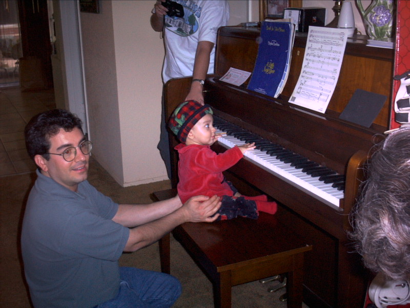 kylie.jpg, 129660 bytes, 11/24/2001
