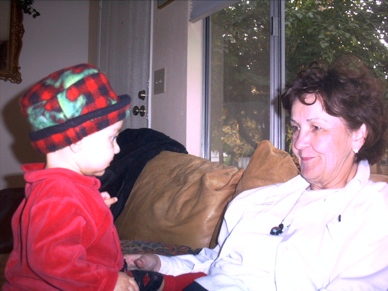 kylie_martha.jpg, 129824 bytes, 11/24/2001